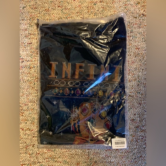 Marvel Collector Corps Hoilday Theme Full Box - Picture 4 of 13